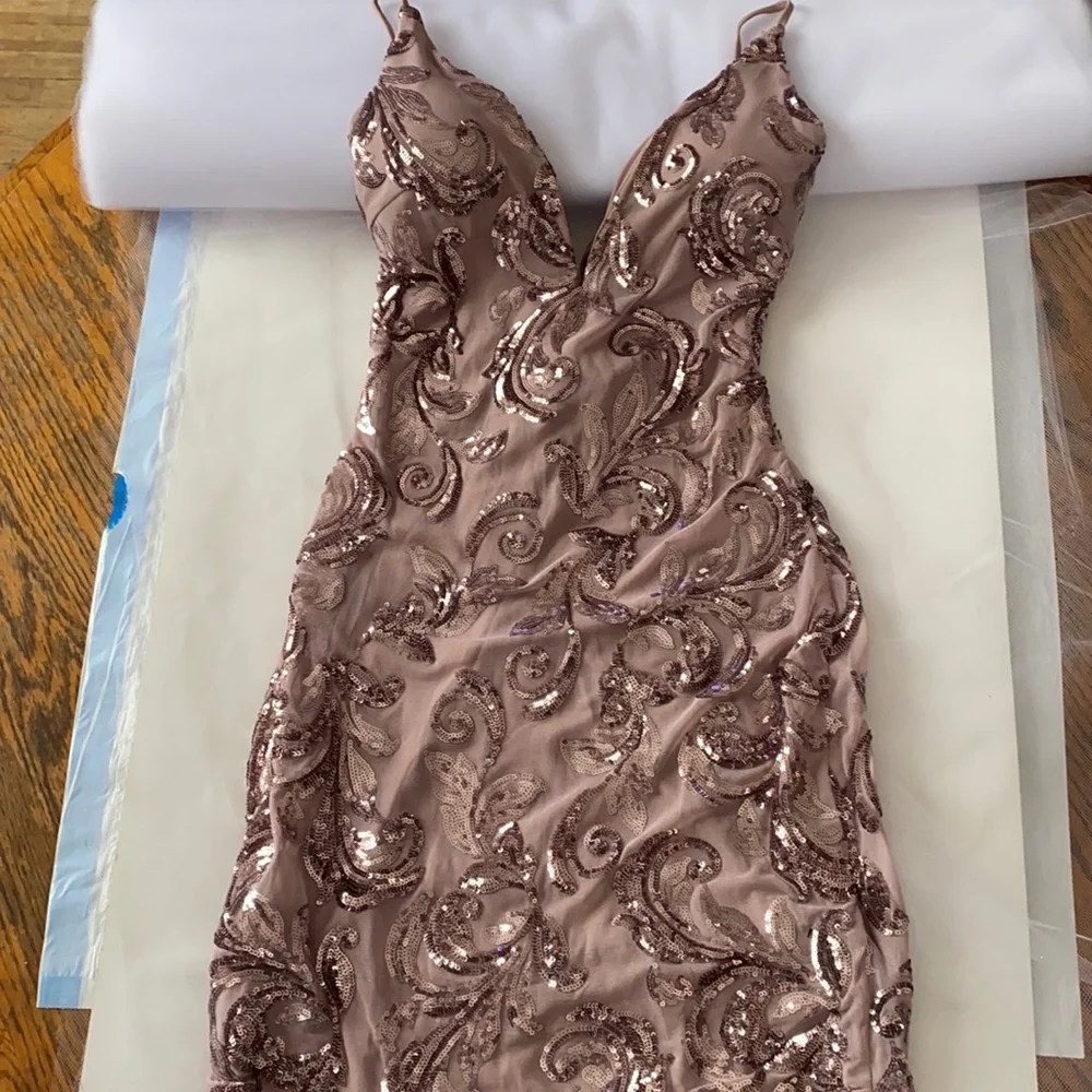 Dress - Picture 1 of 2